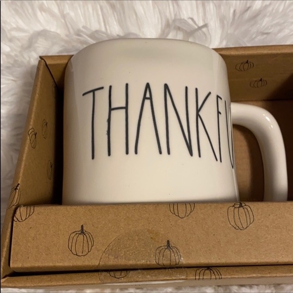 🎁 RAE DUNN MUG SET - Picture 3 of 4